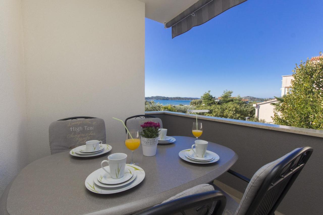 Apartments Luka Vodice Esterno foto