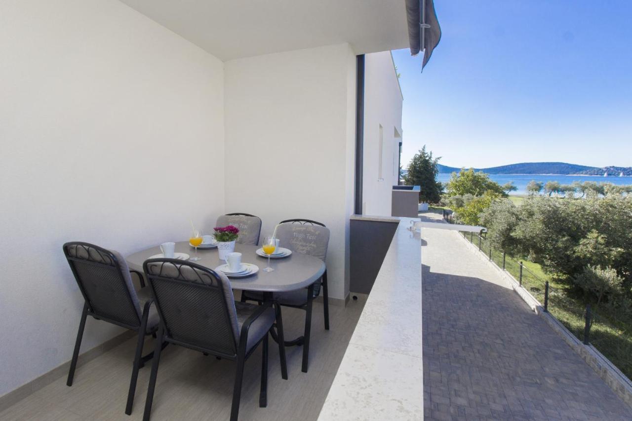 Apartments Luka Vodice Esterno foto