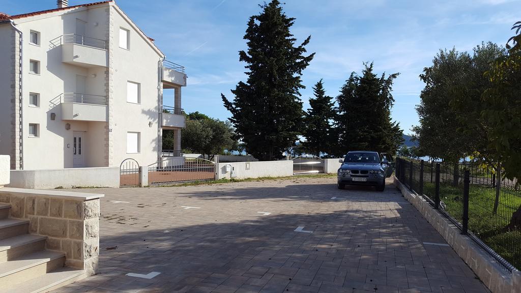 Apartments Luka Vodice Esterno foto