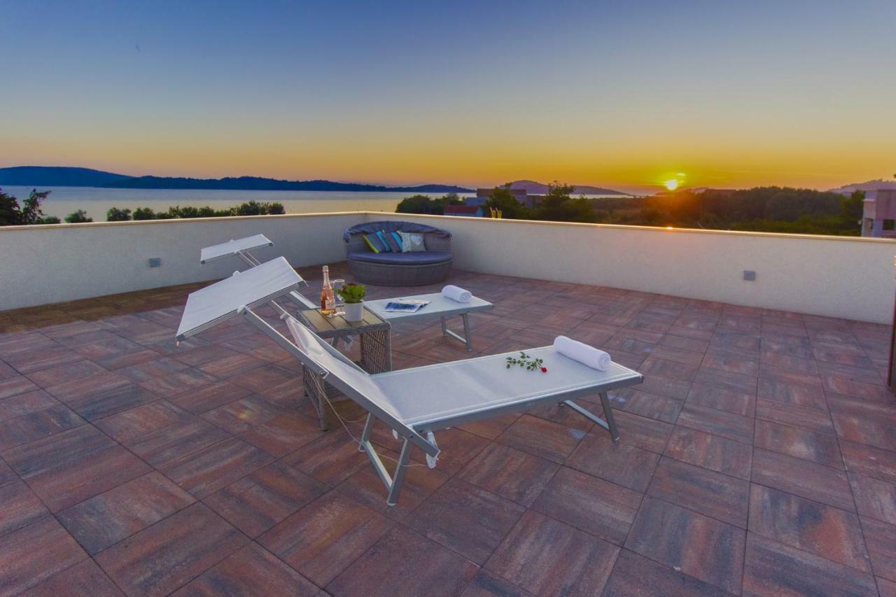 Apartments Luka Vodice Esterno foto