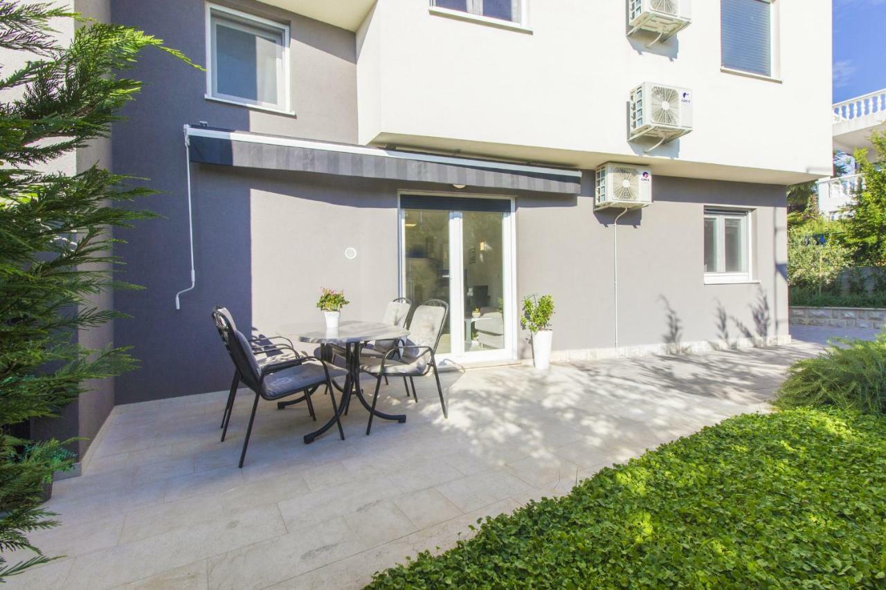 Apartments Luka Vodice Esterno foto
