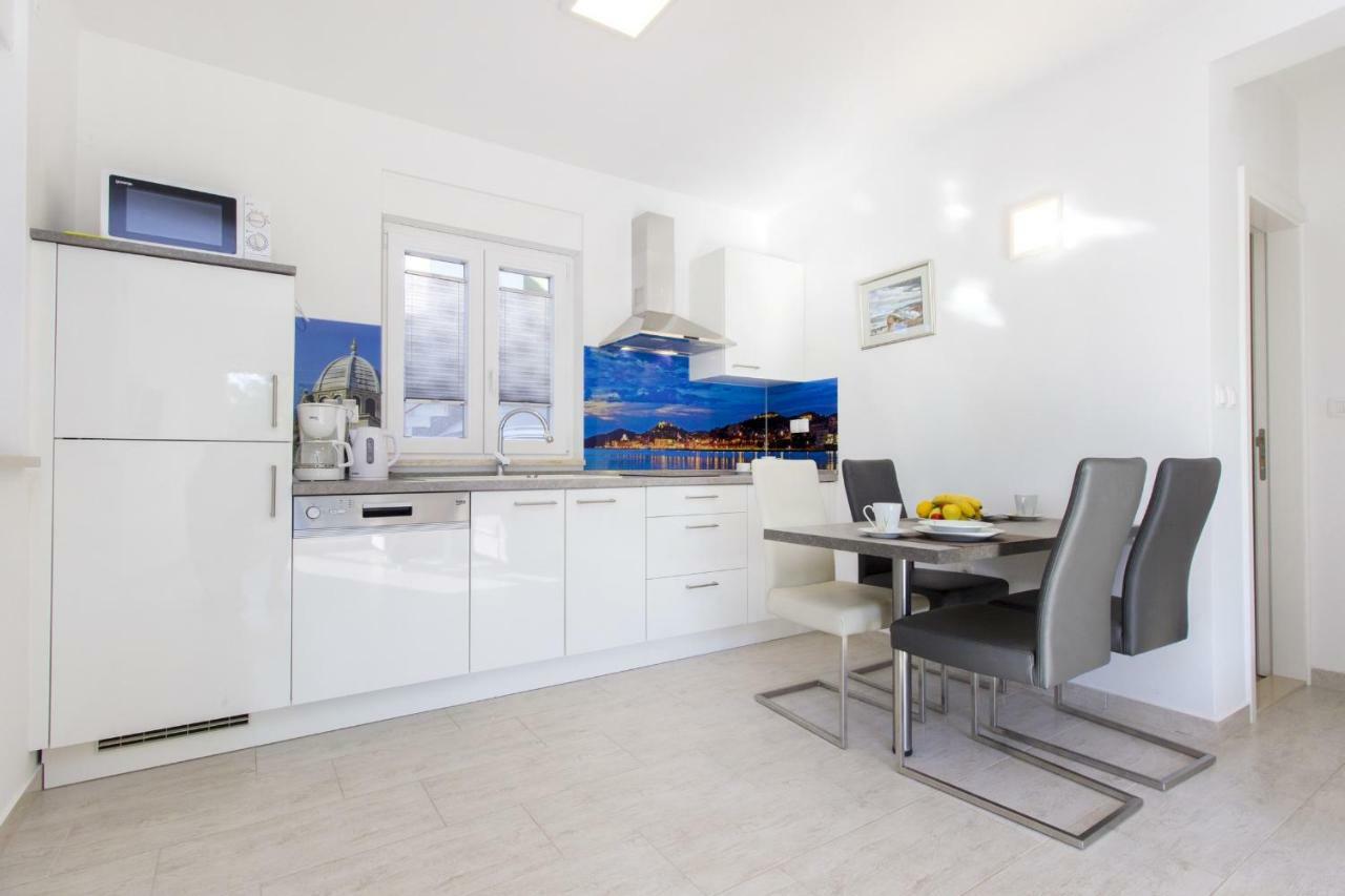Apartments Luka Vodice Esterno foto