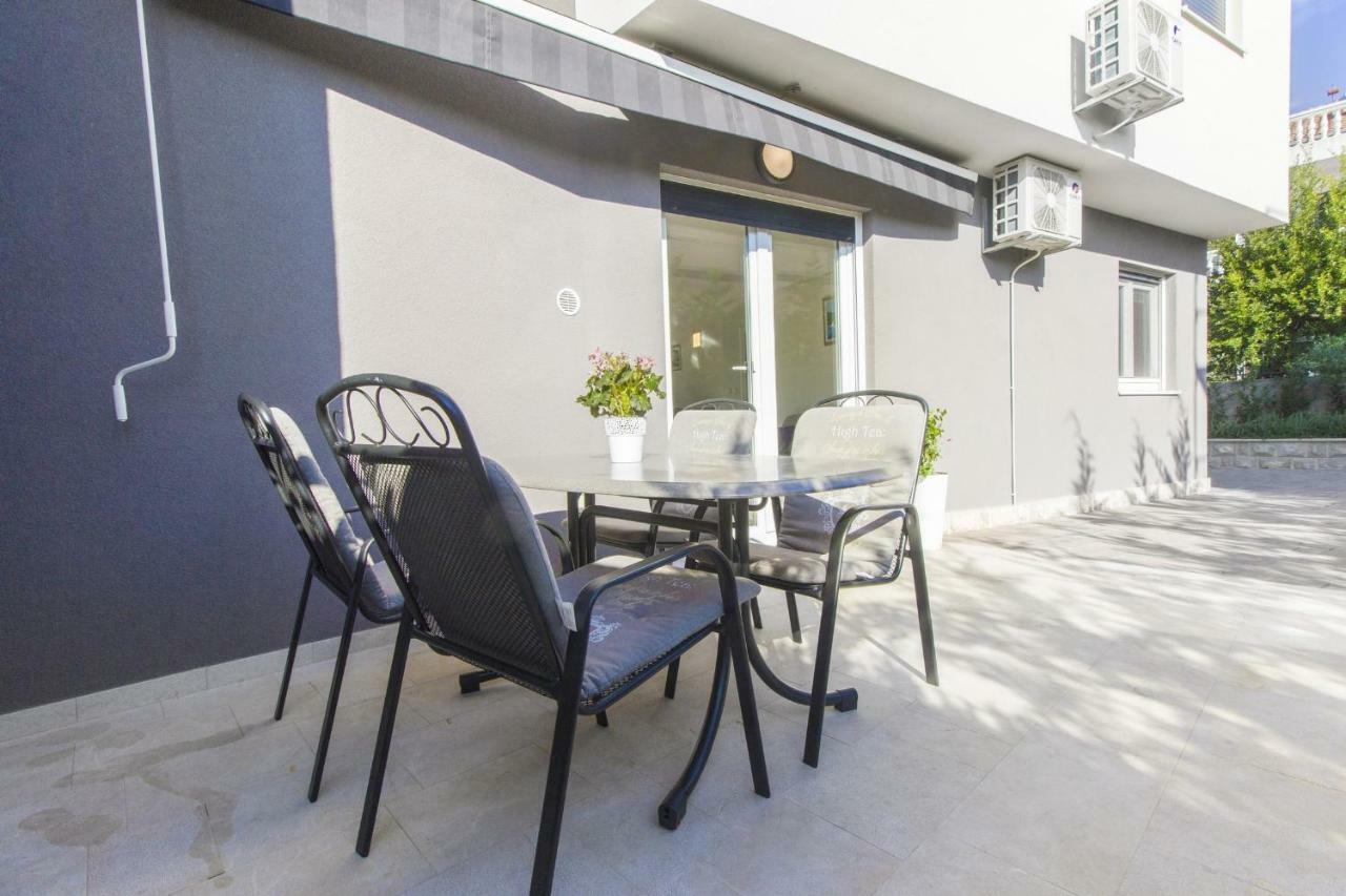 Apartments Luka Vodice Esterno foto