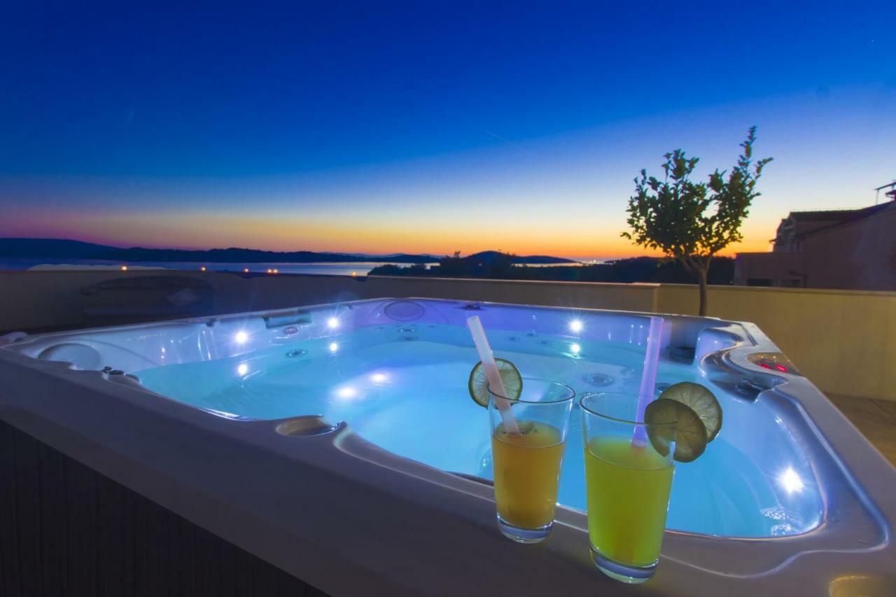 Apartments Luka Vodice Esterno foto